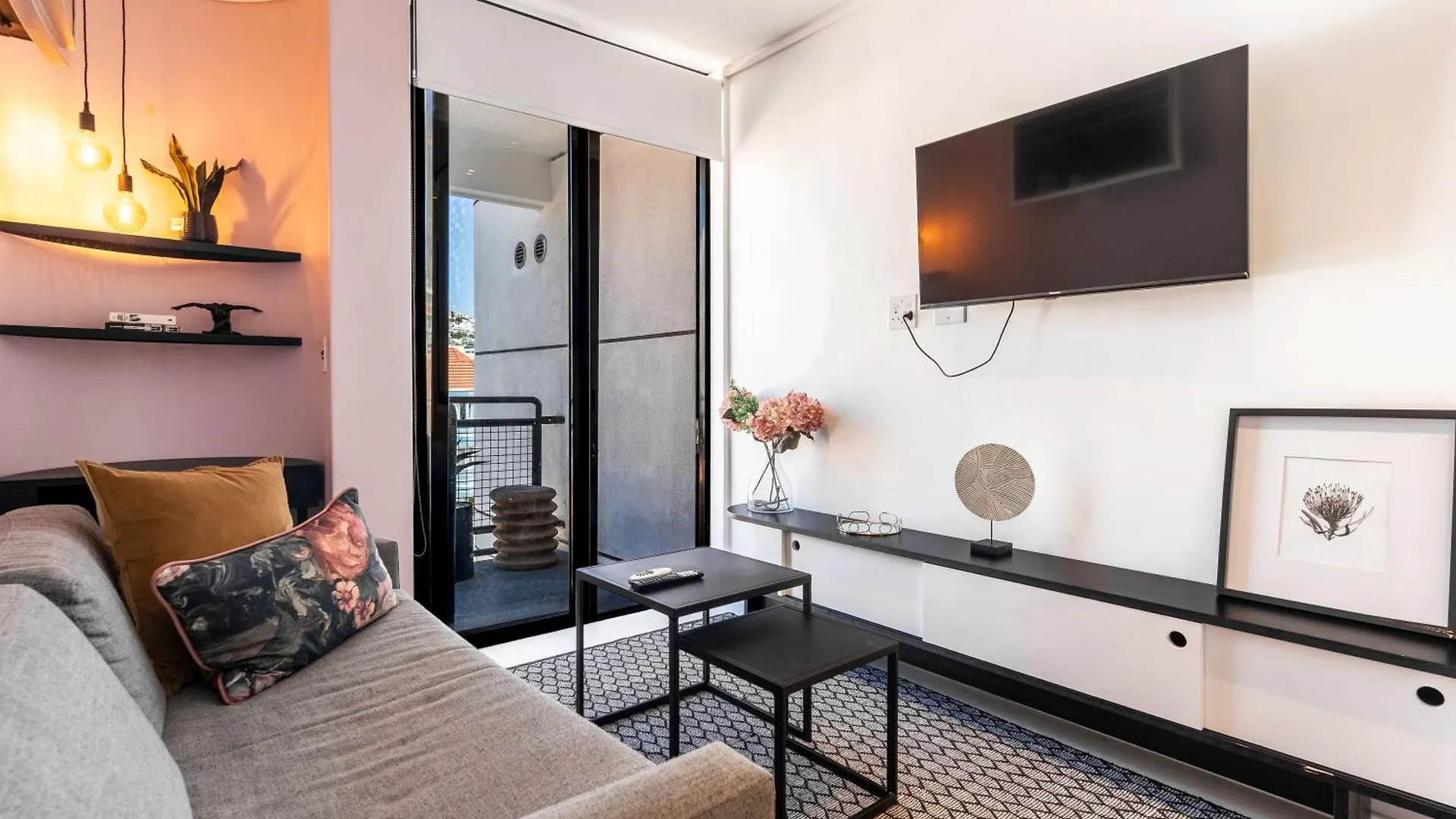 Flamingo 407 - Central Prime Sea Point Apartment Cape Town 0*,  South Africa