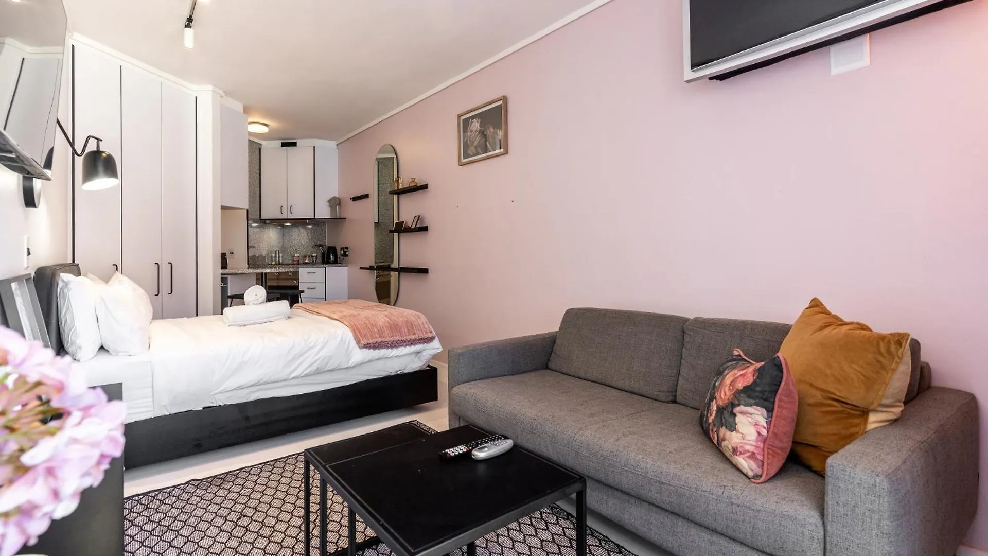 Flamingo 407 - Central Prime Sea Point Apartment Cape Town