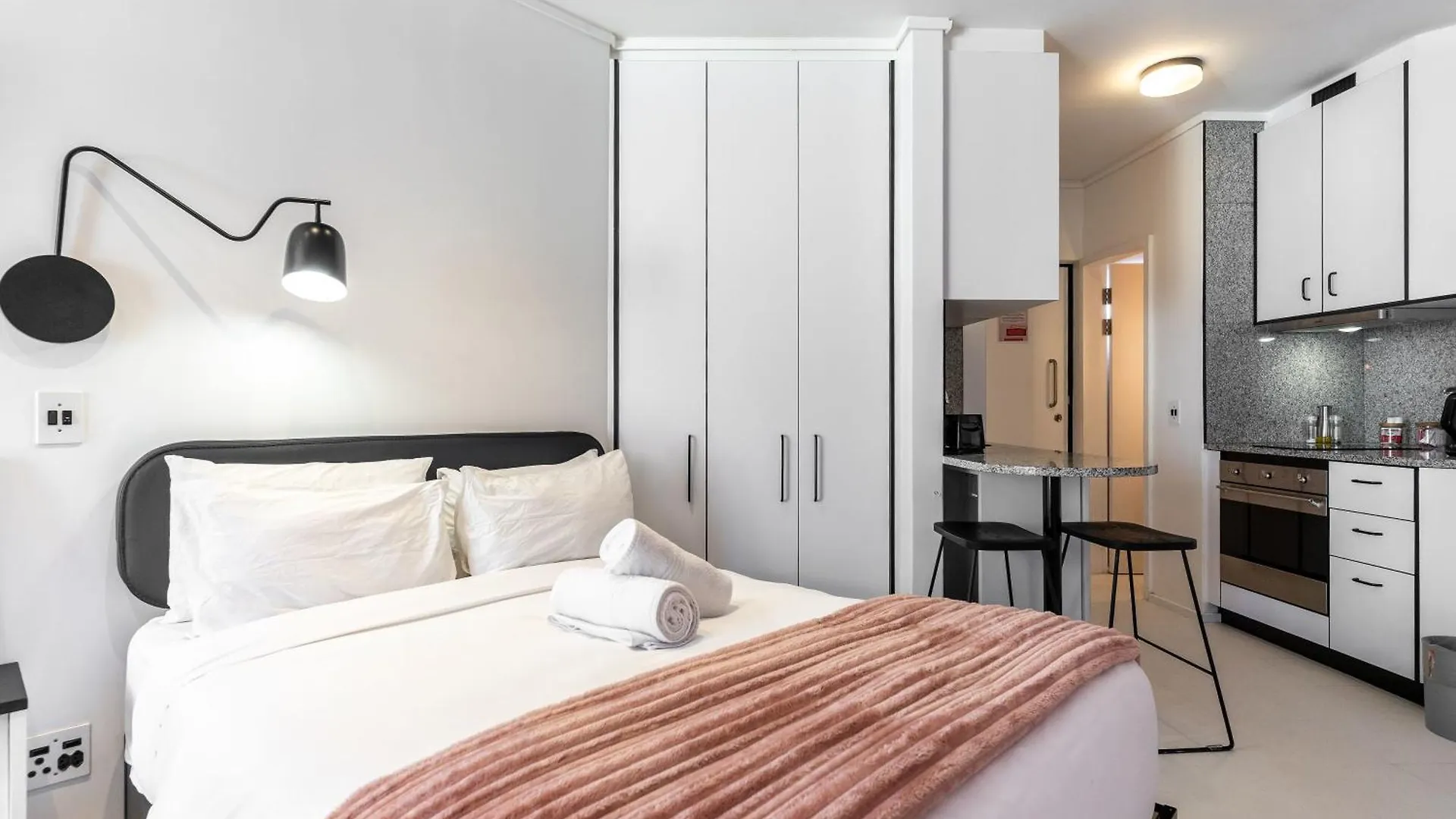 Flamingo 407 - Central Prime Sea Point Apartment Cape Town