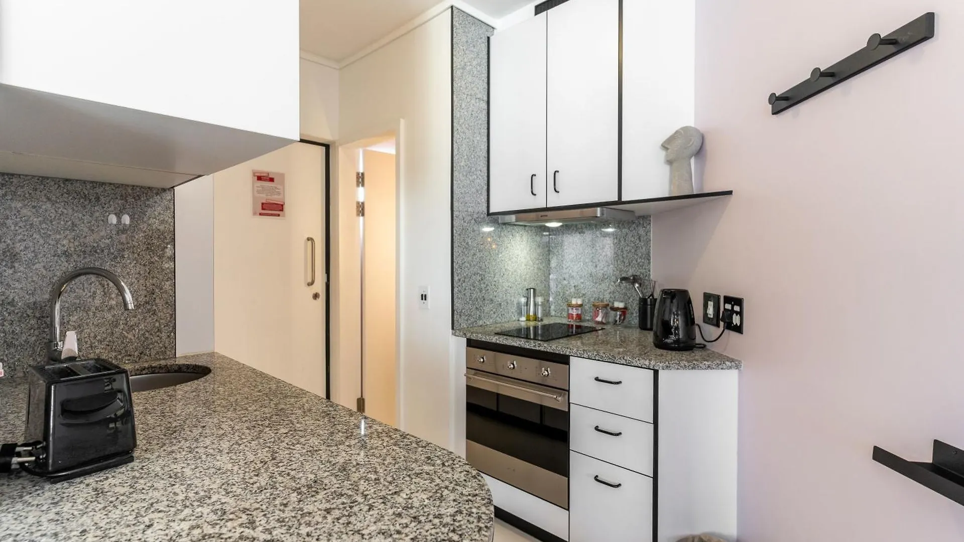 Flamingo 407 - Central Prime Sea Point Apartment Cape Town